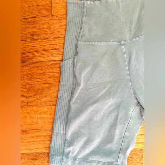 Aerie High Rise Olive Green Biker Shorts Women’s S - Picture 2 of 6